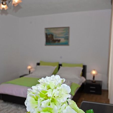 Rooms Leda Vrlika Kültér fotó
