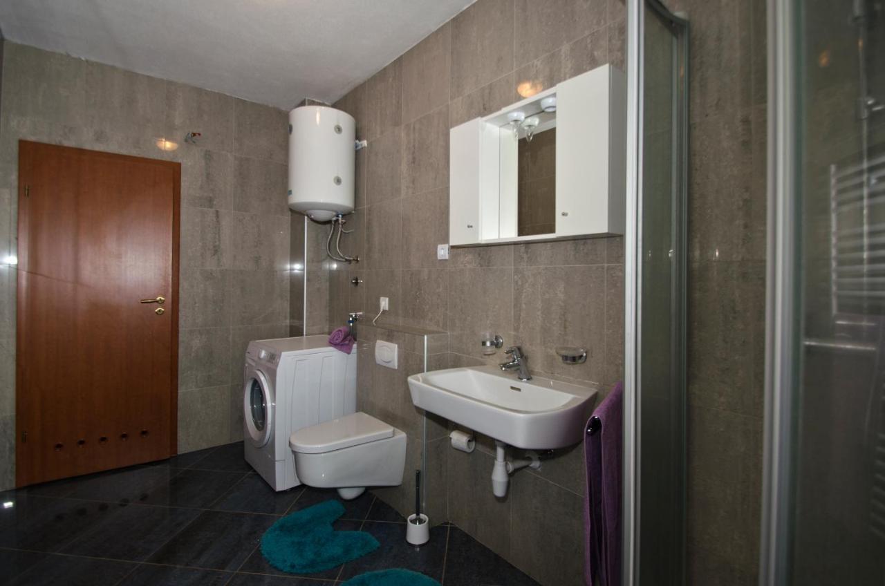 Rooms Leda Vrlika Kültér fotó