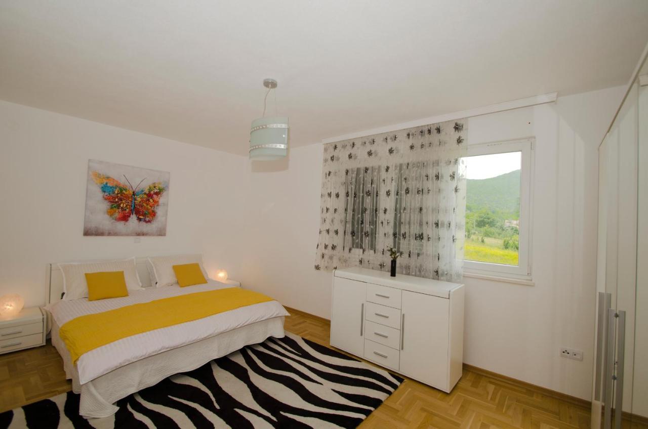Rooms Leda Vrlika Kültér fotó