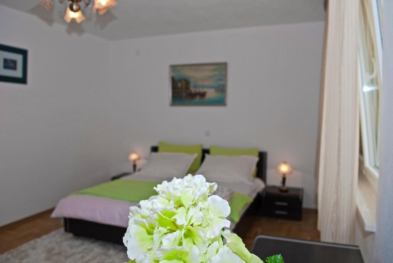 Rooms Leda Vrlika Kültér fotó