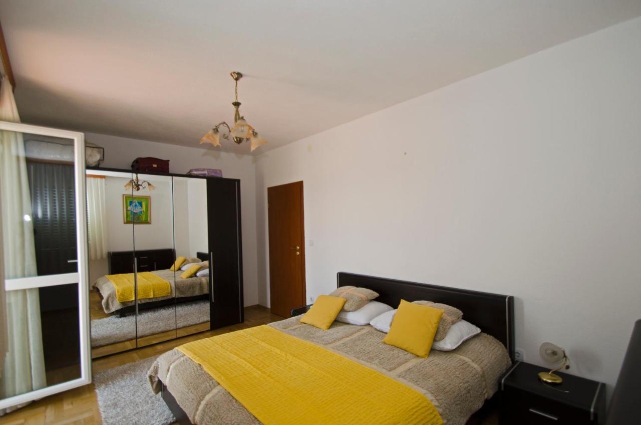 Rooms Leda Vrlika Kültér fotó